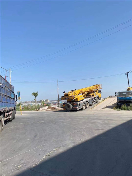 商洛市25吨吊车的租赁价格大概是多少？